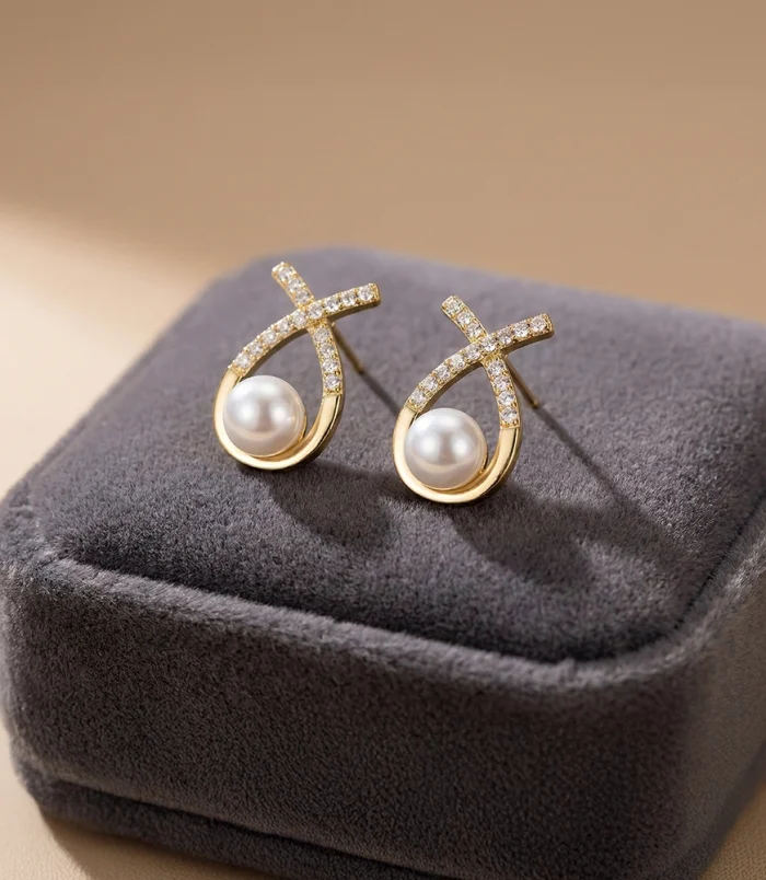 Hancini Criss-Cross Pearl & Zirconia Gold Stud Earrings 0A 0AHancini Criss-Cross Pearl & Zirconia Gold Stud Earrings 0A 0A_0000_ Hancini Criss-Cross Pearl & Zirconia Gold Stud Earrings 0A 0AHancini Criss-Cross Pearl & Zirconia Gold Stud Earrings 0A 0A_0000_