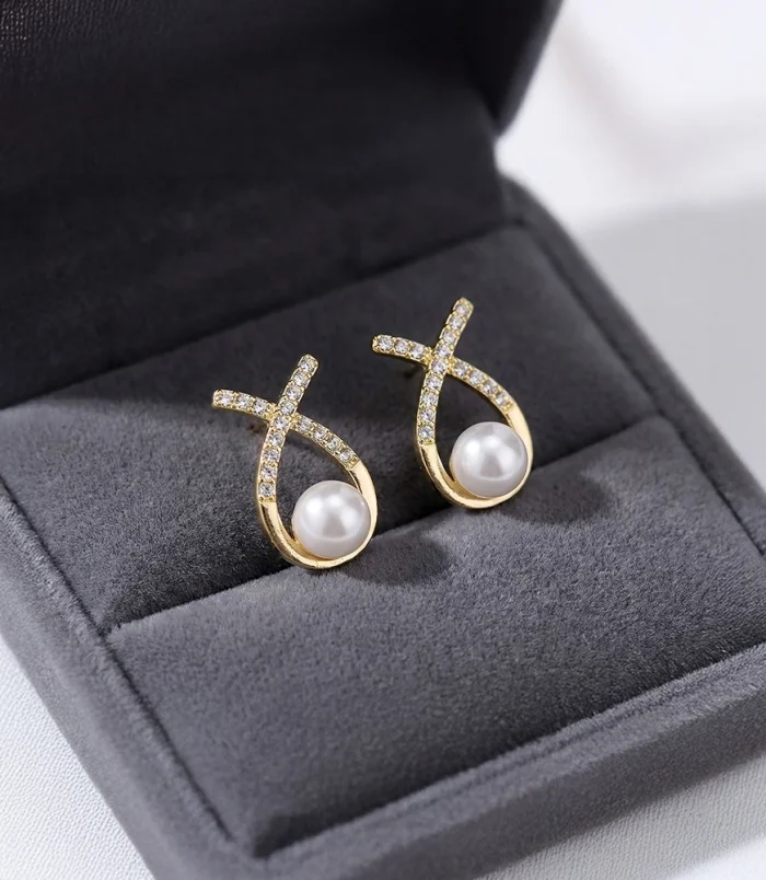 Hancini Criss-Cross Pearl & Zirconia Gold Stud Earrings 0A 0AHancini Criss-Cross Pearl & Zirconia Gold Stud Earrings 0A 0A_0003_ Hancini Criss-Cross Pearl & Zirconia Gold Stud Earrings 0A 0AHancini Criss-Cross Pearl & Zirconia Gold Stud Earrings 0A 0A_0003_
